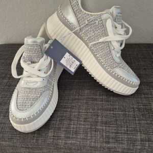 Universal Thread Knit Platform Sneakers in White & Light Gray